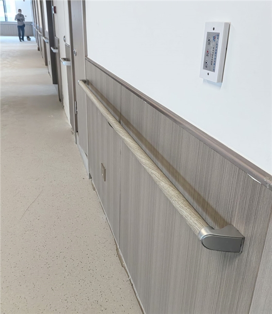 养老院走廊扶手