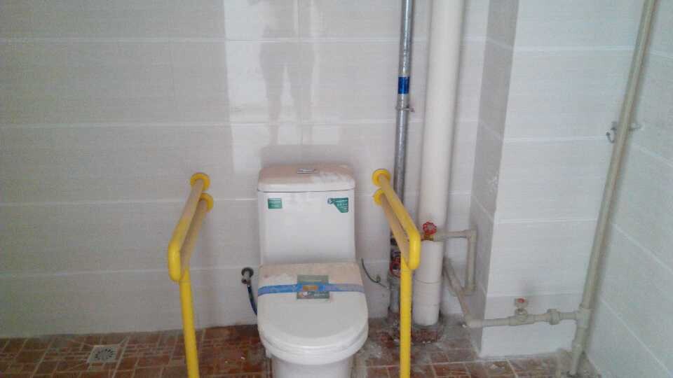 无障碍厕所扶手